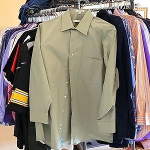 3 Geoffrey Beene dress shirts.  Size large